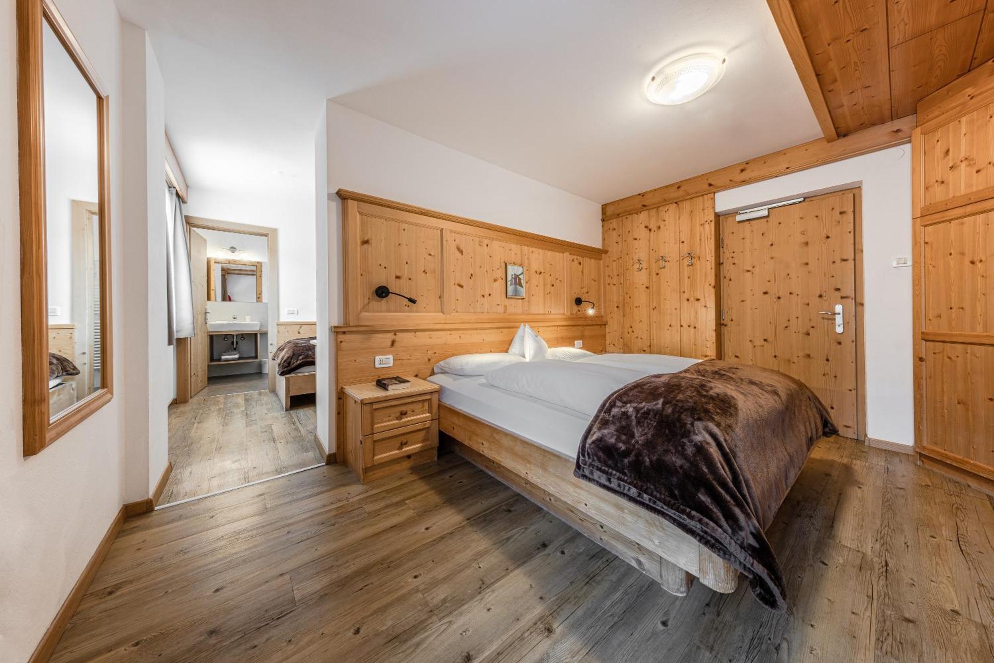 Hotel Steinroesl サン・カッシアーノ エクステリア 写真