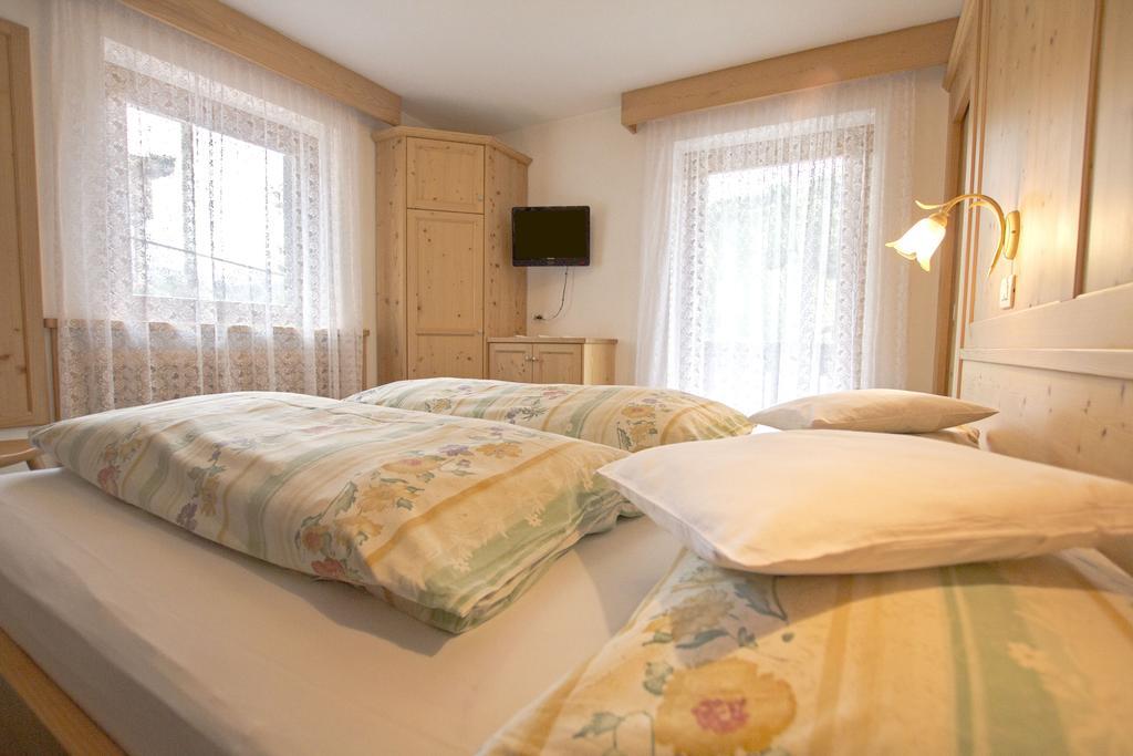 Hotel Steinroesl サン・カッシアーノ 部屋 写真